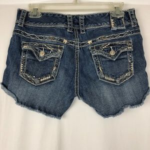 ♧ Maurices distressed shorts Size 3/4